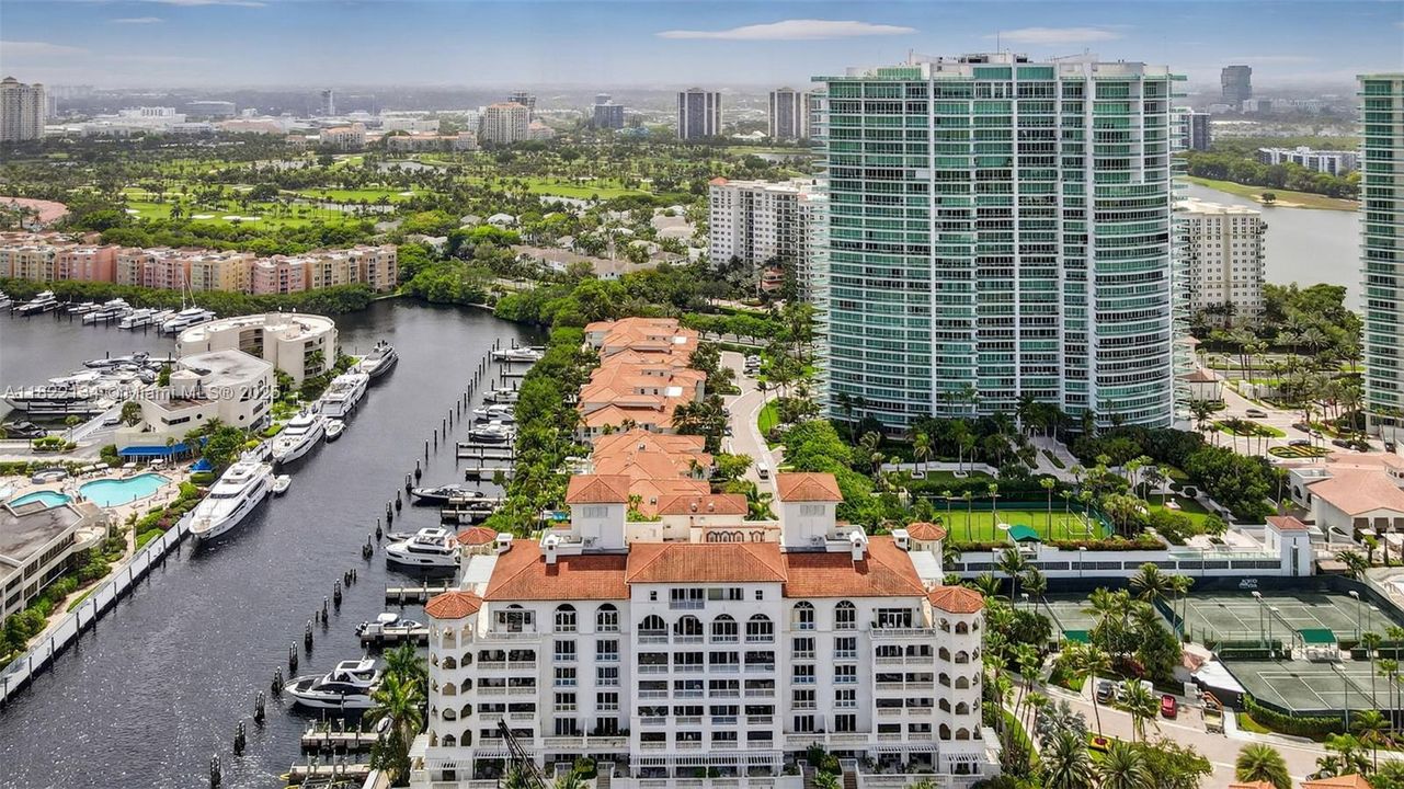 待售: $2,500,000 (3 贝兹, 4 浴室, 3160 平方英尺)