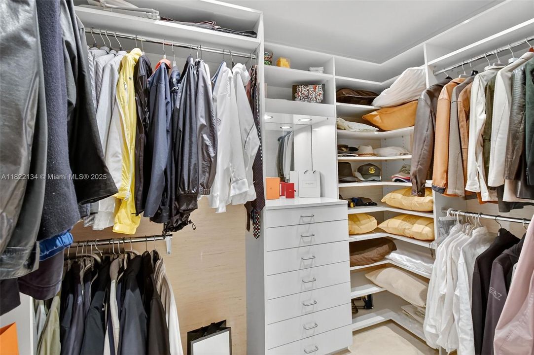 待售: $2,500,000 (3 贝兹, 4 浴室, 3160 平方英尺)