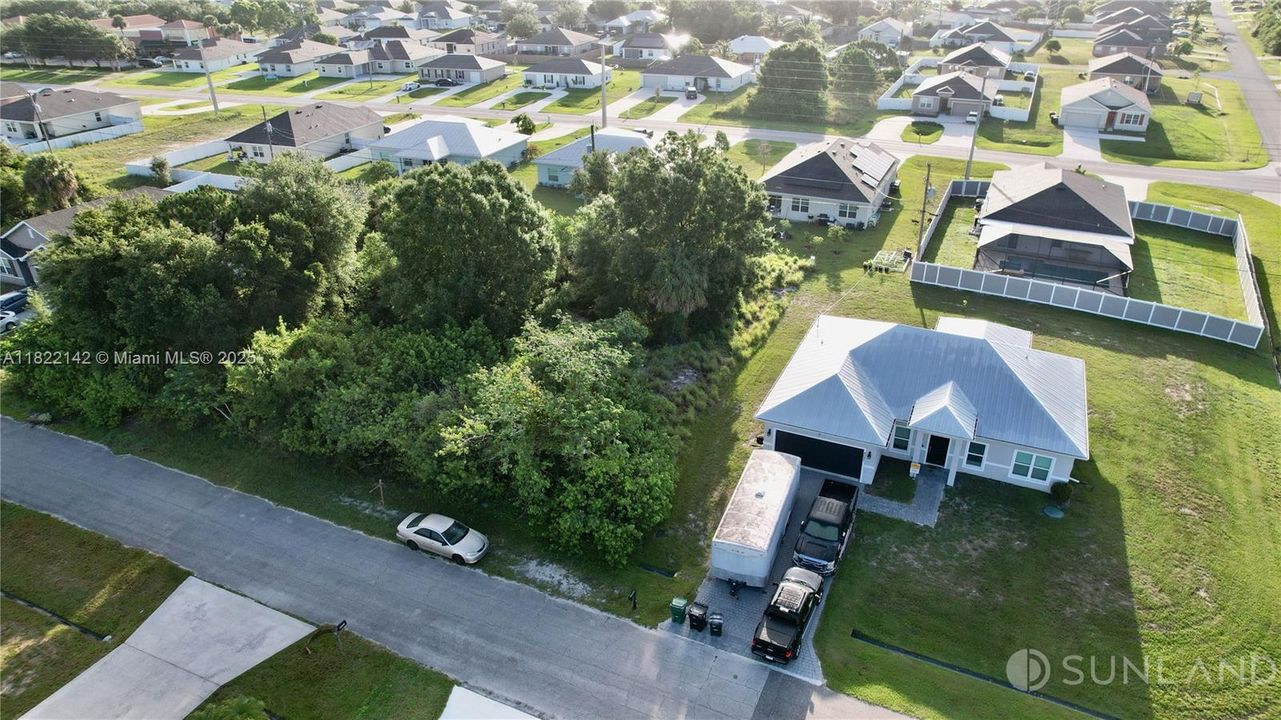 Activo con contrato: $145,000 (0.23 acres)