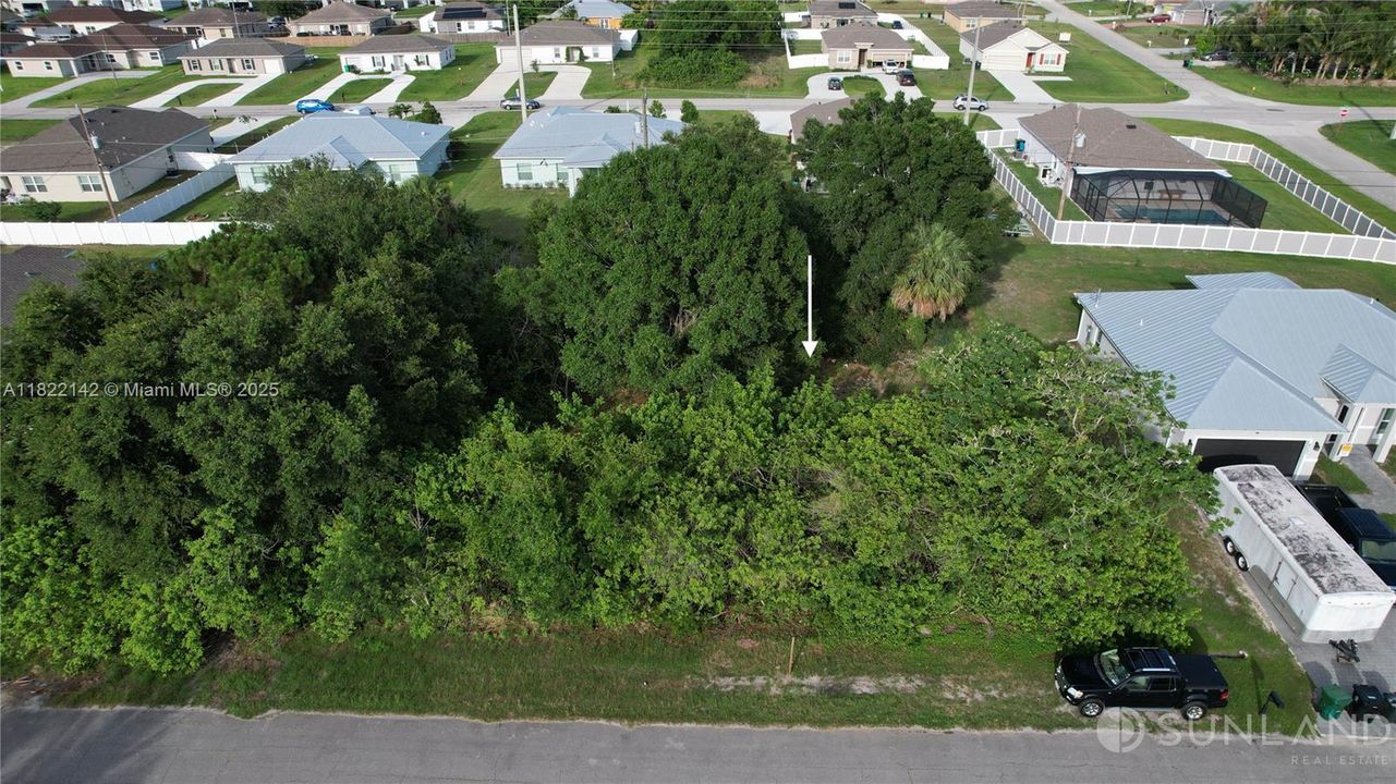 Activo con contrato: $145,000 (0.23 acres)