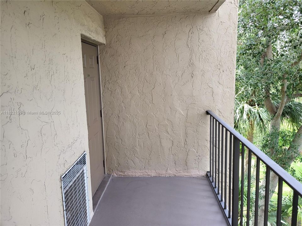 Vendido Recientemente: $229,000 (2 camas, 2 baños, 1140 Pies cuadrados)