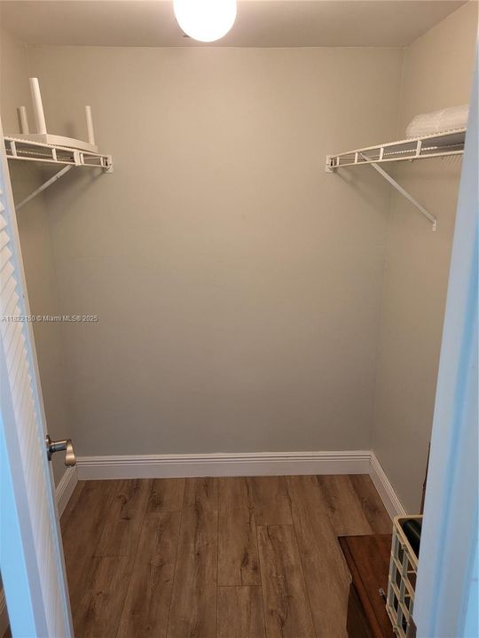 Vendido Recientemente: $229,000 (2 camas, 2 baños, 1140 Pies cuadrados)