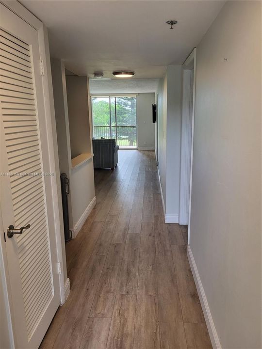 Vendido Recientemente: $229,000 (2 camas, 2 baños, 1140 Pies cuadrados)