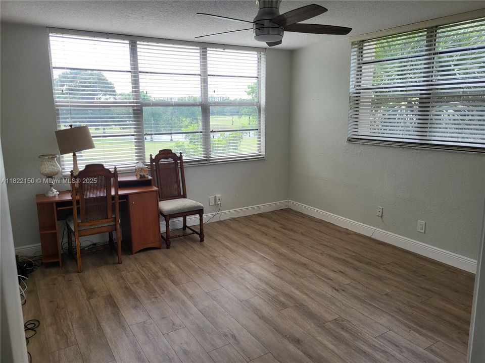 Vendido Recientemente: $229,000 (2 camas, 2 baños, 1140 Pies cuadrados)