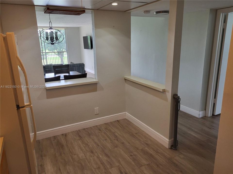 Vendido Recientemente: $229,000 (2 camas, 2 baños, 1140 Pies cuadrados)