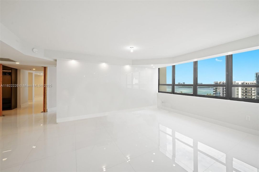 Vendido Recientemente: $2,400,000 (3 camas, 2 baños, 2675 Pies cuadrados)