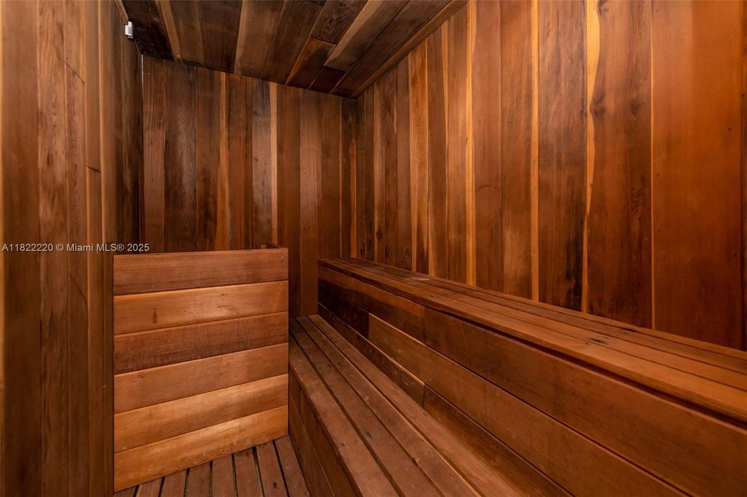 Vendido Recientemente: $2,400,000 (3 camas, 2 baños, 2675 Pies cuadrados)