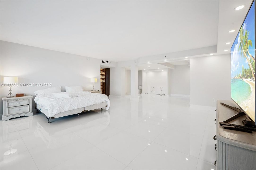 Vendido Recientemente: $2,400,000 (3 camas, 2 baños, 2675 Pies cuadrados)