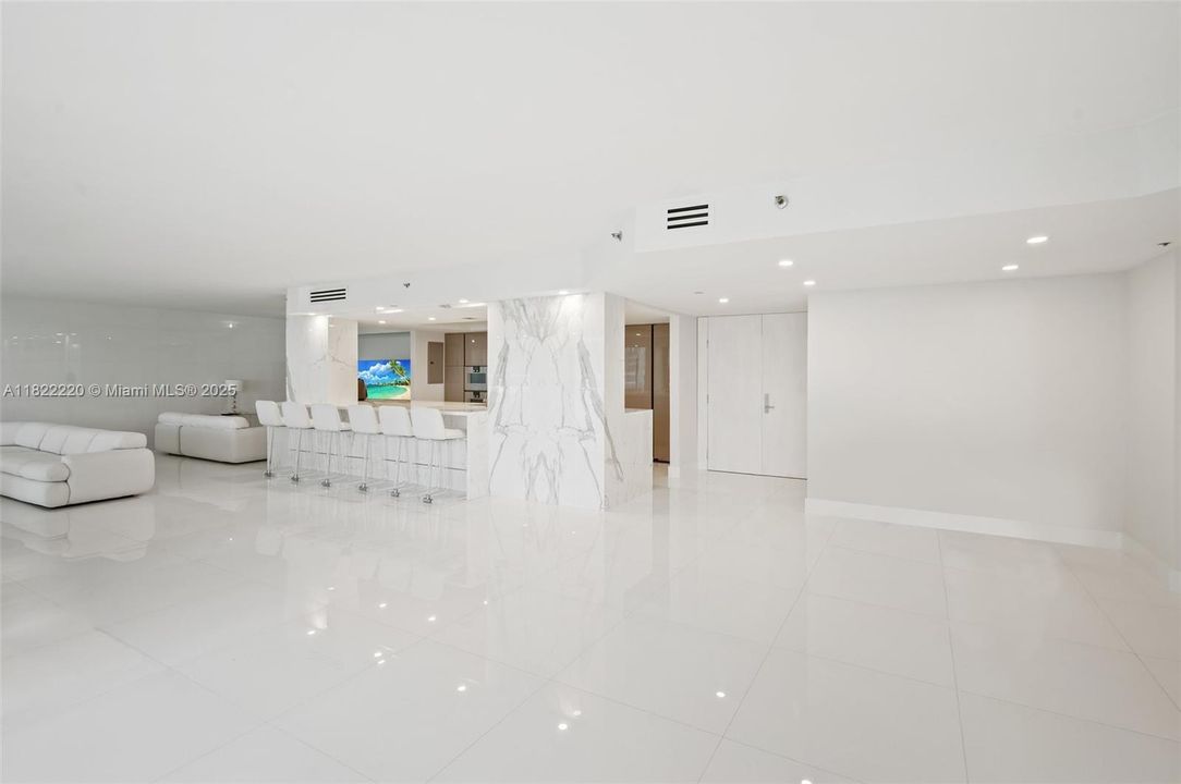 Vendido Recientemente: $2,400,000 (3 camas, 2 baños, 2675 Pies cuadrados)