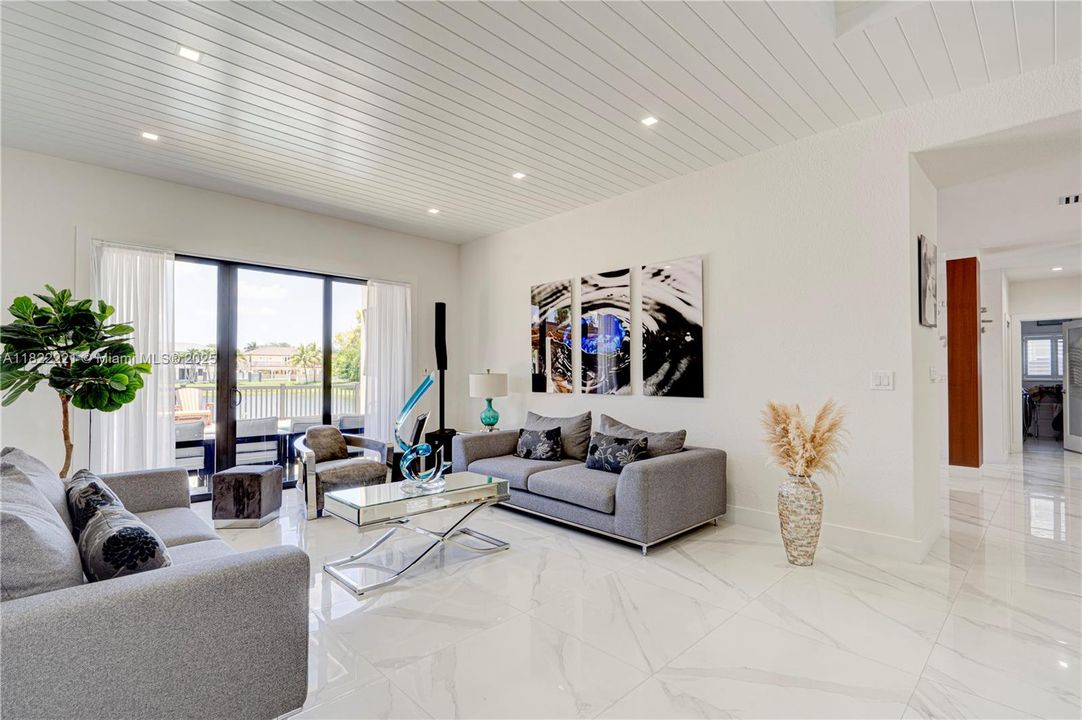 Recently Sold: $1,250,000 (4 beds, 3 baths, 3230 Square Feet)