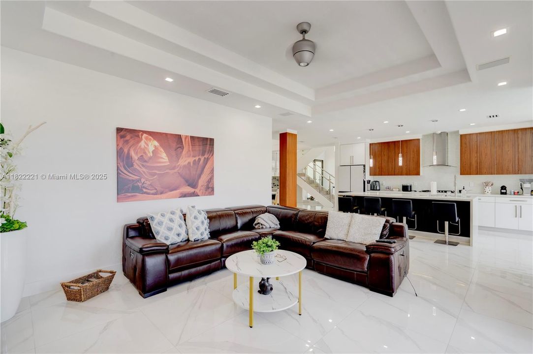 Recently Sold: $1,250,000 (4 beds, 3 baths, 3230 Square Feet)