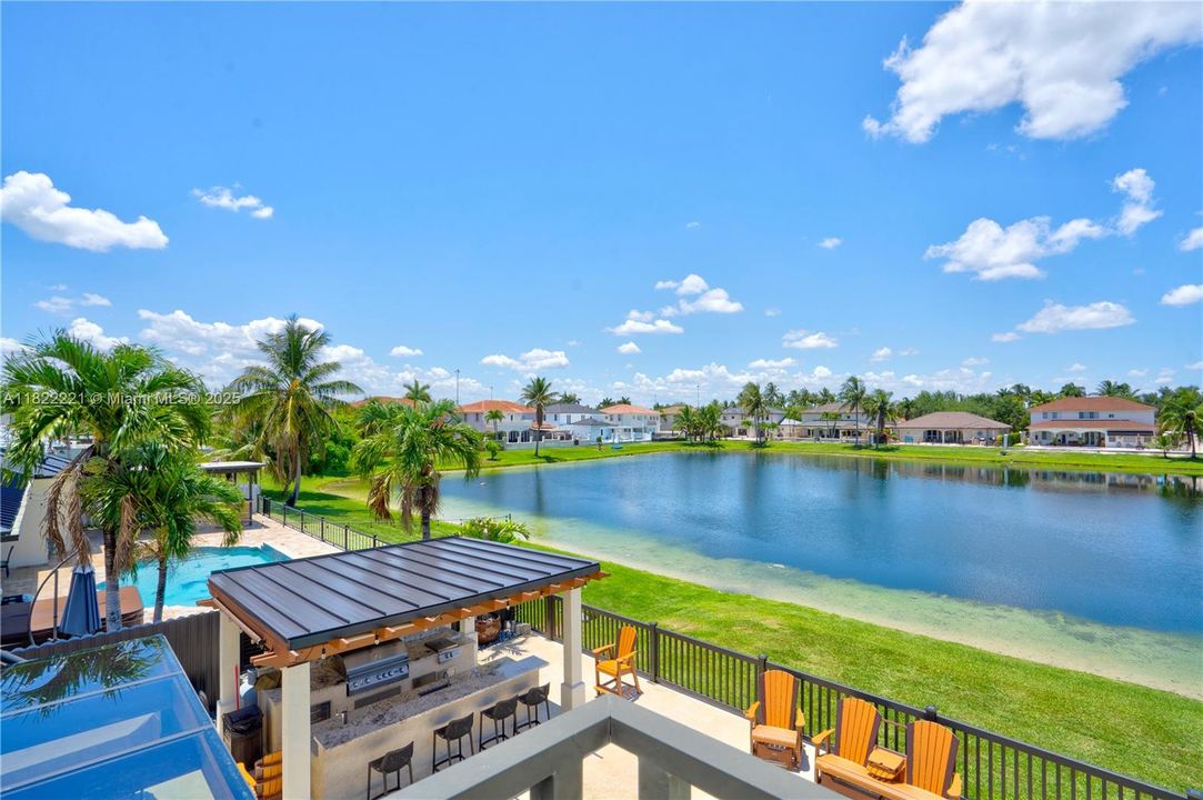 Recently Sold: $1,250,000 (4 beds, 3 baths, 3230 Square Feet)