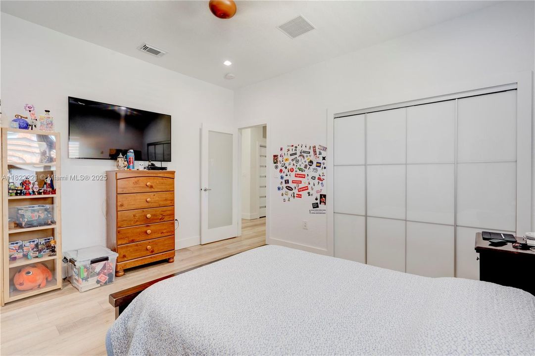 Recently Sold: $1,250,000 (4 beds, 3 baths, 3230 Square Feet)