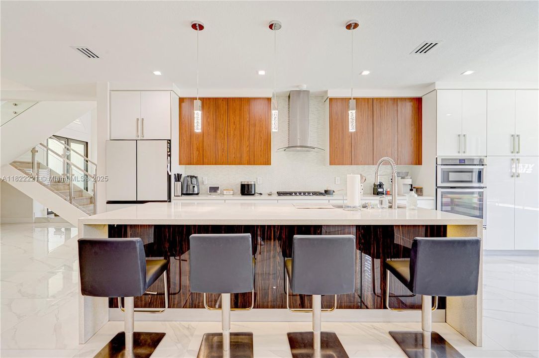 Recently Sold: $1,250,000 (4 beds, 3 baths, 3230 Square Feet)