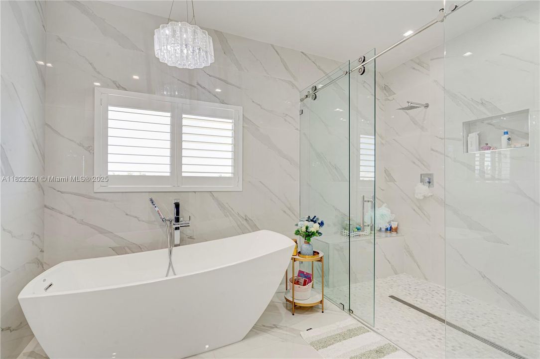 Recently Sold: $1,250,000 (4 beds, 3 baths, 3230 Square Feet)