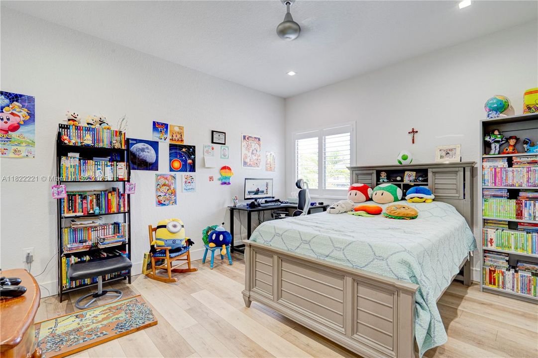 Recently Sold: $1,250,000 (4 beds, 3 baths, 3230 Square Feet)