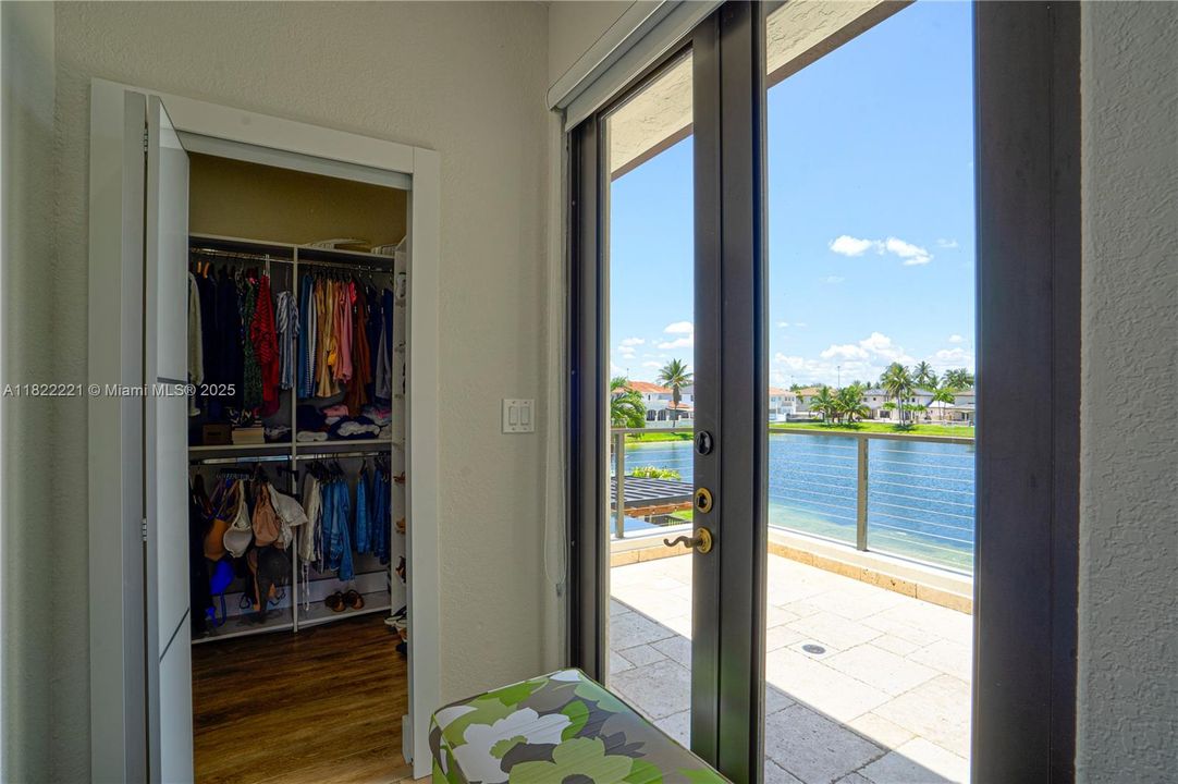 Recently Sold: $1,250,000 (4 beds, 3 baths, 3230 Square Feet)