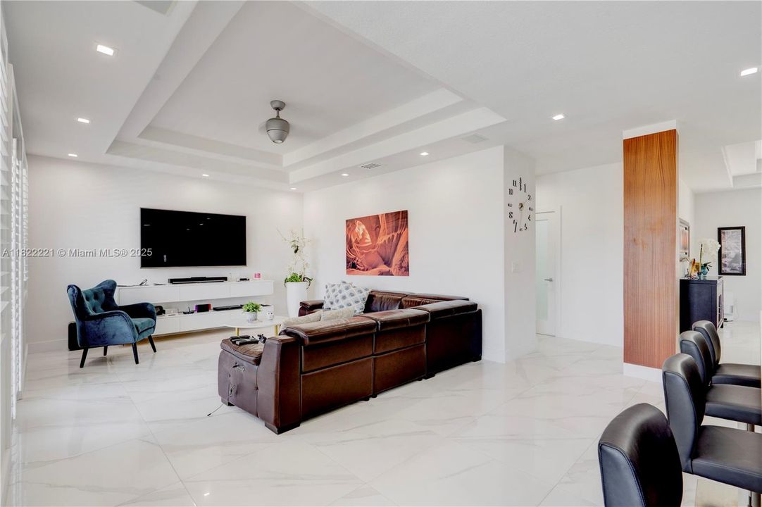 Recently Sold: $1,250,000 (4 beds, 3 baths, 3230 Square Feet)