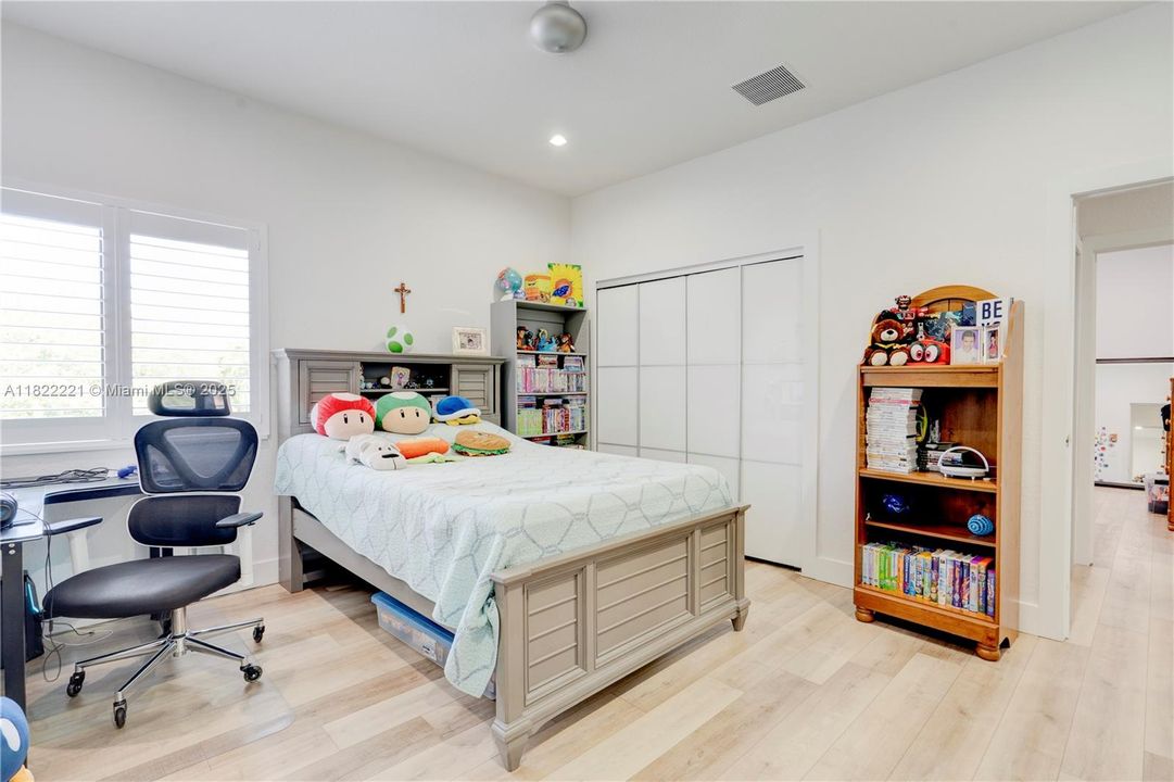 Recently Sold: $1,250,000 (4 beds, 3 baths, 3230 Square Feet)