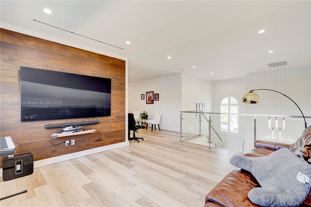 Recently Sold: $1,250,000 (4 beds, 3 baths, 3230 Square Feet)