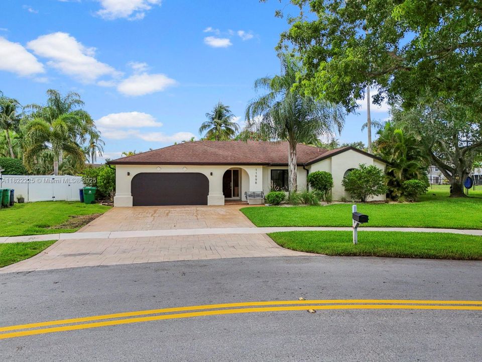 Recently Rented: $6,375 (4 beds, 2 baths, 2034 Square Feet)