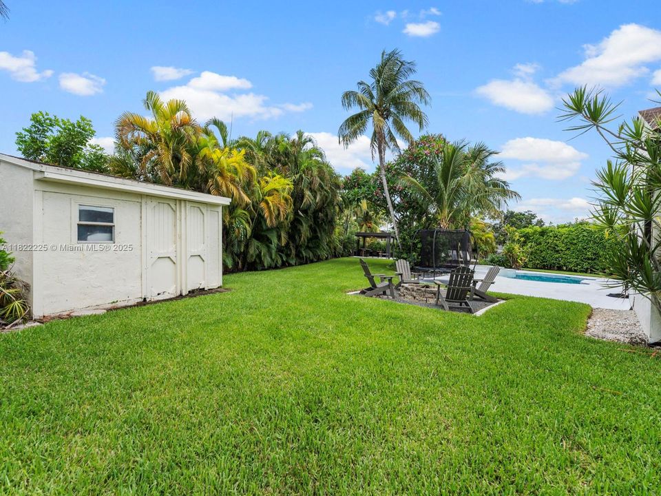 Recently Rented: $6,375 (4 beds, 2 baths, 2034 Square Feet)