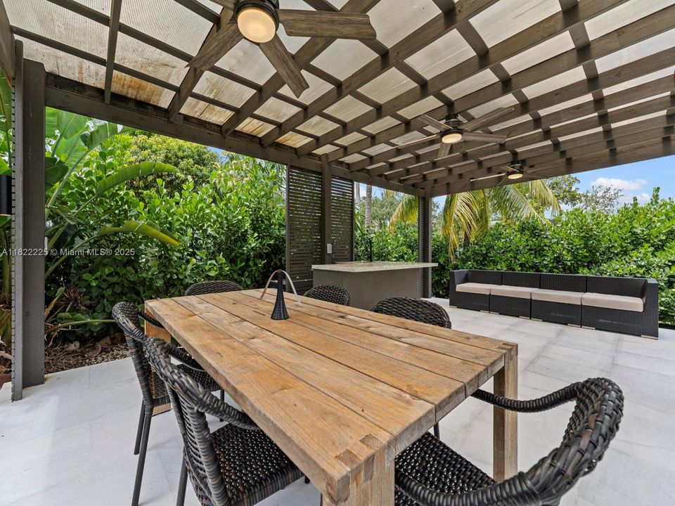 Recently Rented: $6,375 (4 beds, 2 baths, 2034 Square Feet)