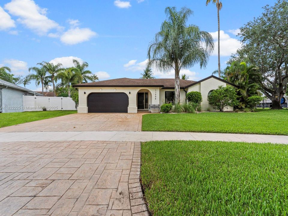 Recently Rented: $6,375 (4 beds, 2 baths, 2034 Square Feet)