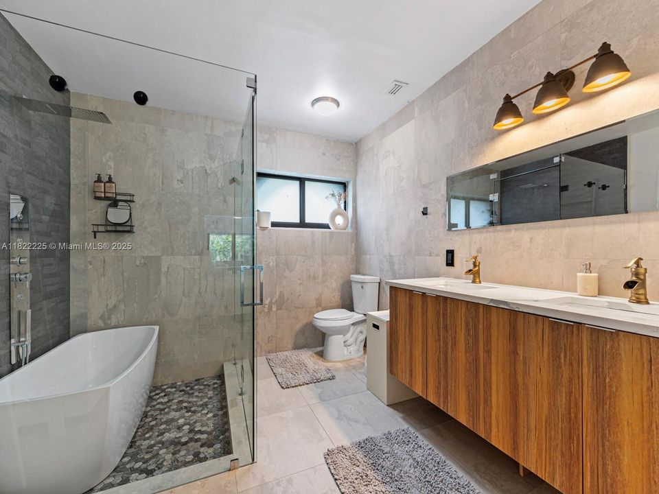 Recently Rented: $6,375 (4 beds, 2 baths, 2034 Square Feet)