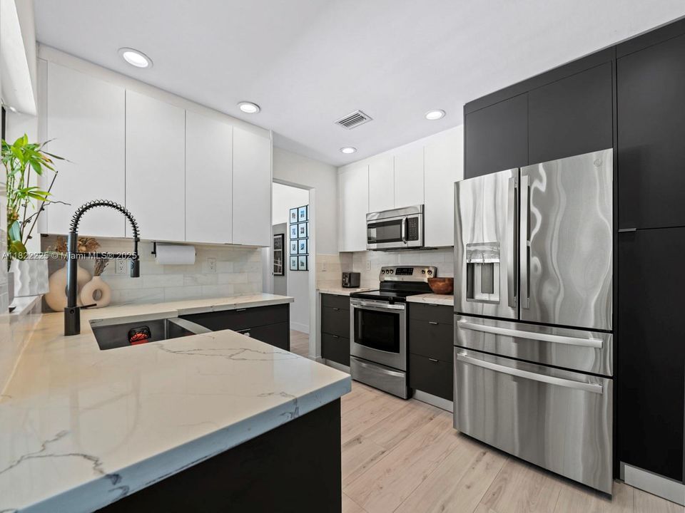 Recently Rented: $6,375 (4 beds, 2 baths, 2034 Square Feet)