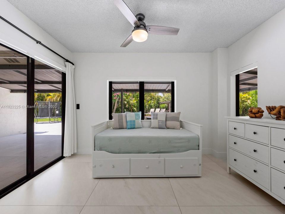 Recently Rented: $6,375 (4 beds, 2 baths, 2034 Square Feet)