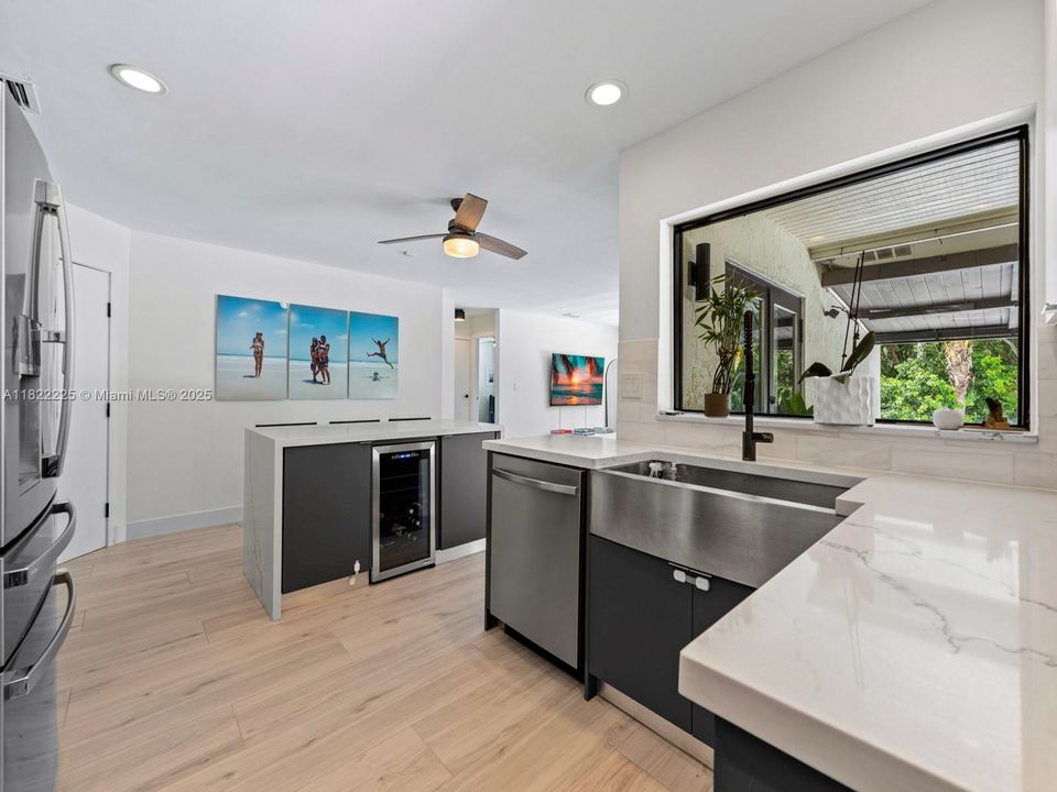 Recently Rented: $6,375 (4 beds, 2 baths, 2034 Square Feet)