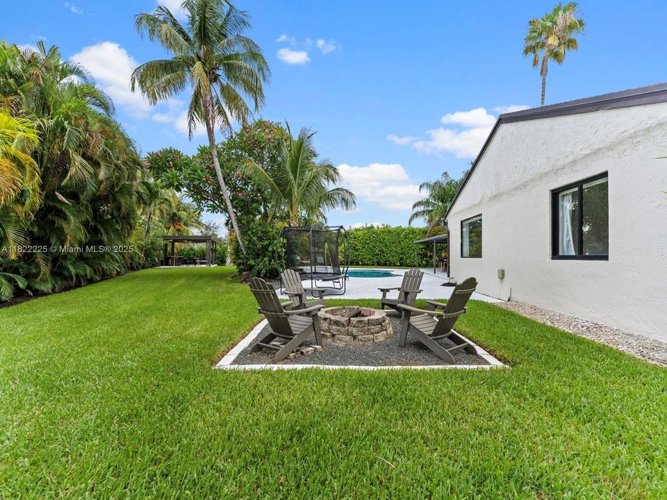 Recently Rented: $6,375 (4 beds, 2 baths, 2034 Square Feet)