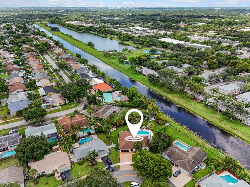 Recently Rented: $6,375 (4 beds, 2 baths, 2034 Square Feet)