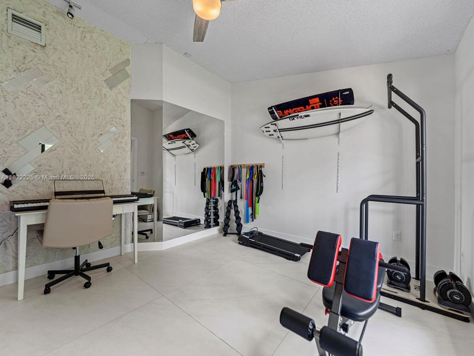 Recently Rented: $6,375 (4 beds, 2 baths, 2034 Square Feet)