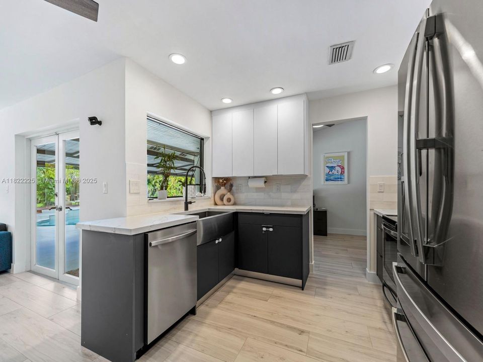 Recently Rented: $6,375 (4 beds, 2 baths, 2034 Square Feet)