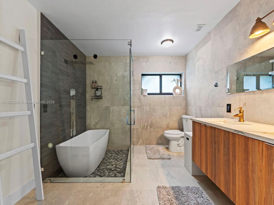 Recently Rented: $6,375 (4 beds, 2 baths, 2034 Square Feet)