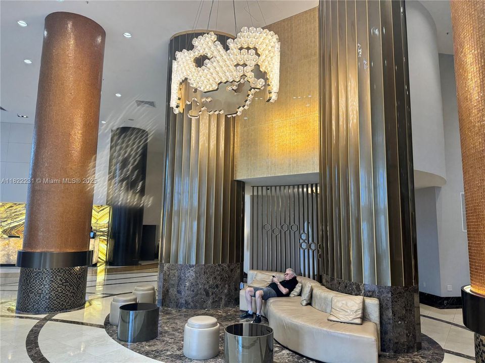 待售: $229,900 (0 贝兹, 1 浴室, 551 平方英尺)