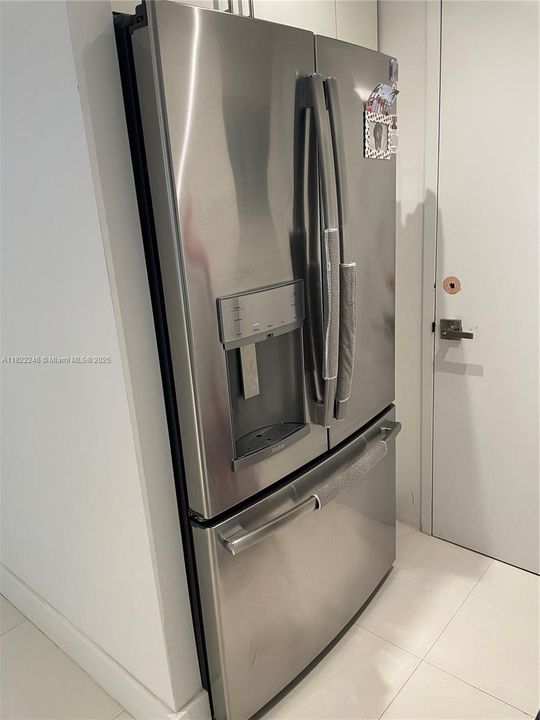 Vendido Recientemente: $829,000 (3 camas, 2 baños, 1605 Pies cuadrados)