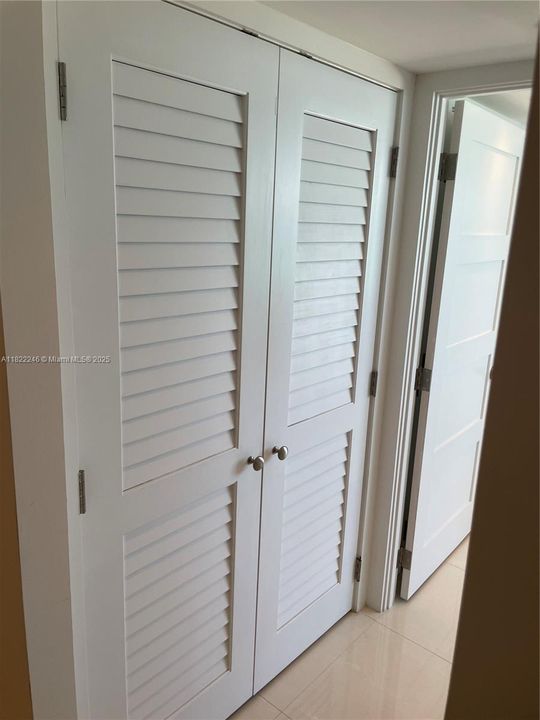 Vendido Recientemente: $829,000 (3 camas, 2 baños, 1605 Pies cuadrados)