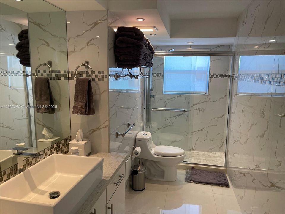 Vendido Recientemente: $829,000 (3 camas, 2 baños, 1605 Pies cuadrados)