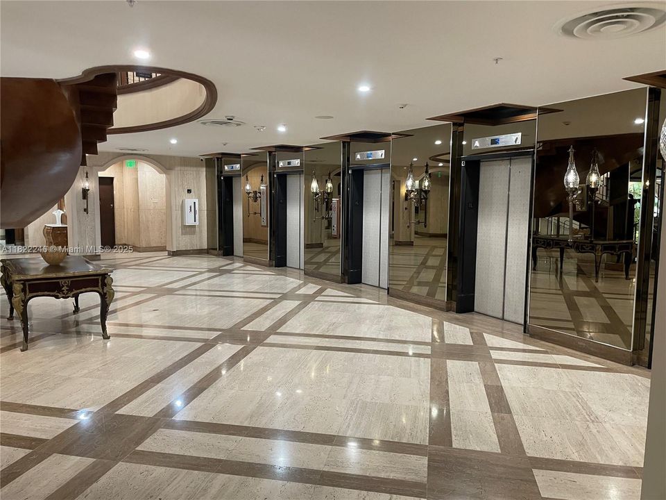 Vendido Recientemente: $829,000 (3 camas, 2 baños, 1605 Pies cuadrados)