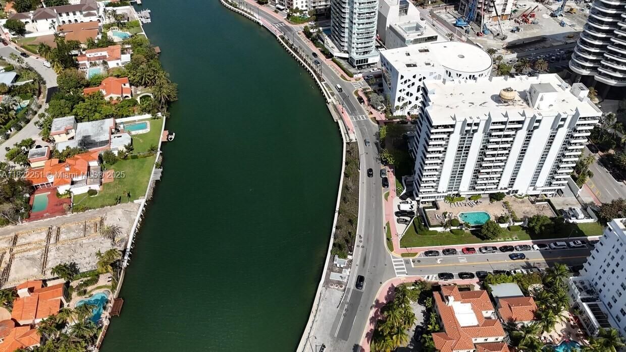 En Venta: $895,000 (0.08 acres)