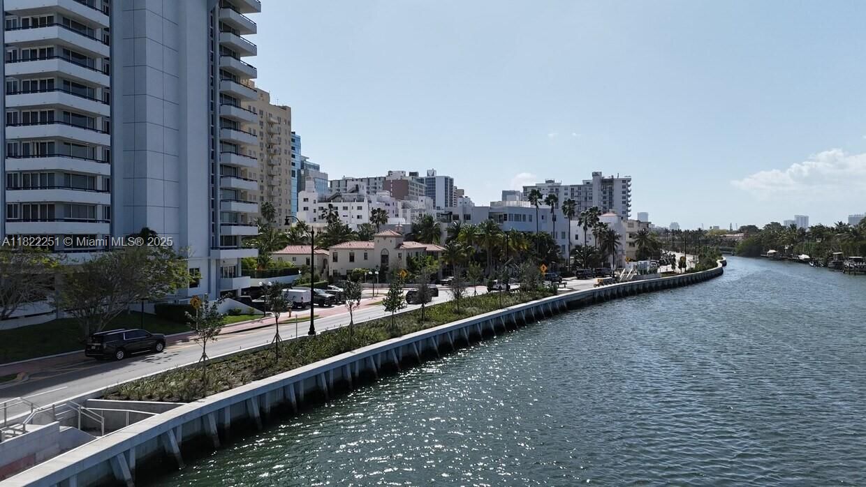 En Venta: $895,000 (0.08 acres)