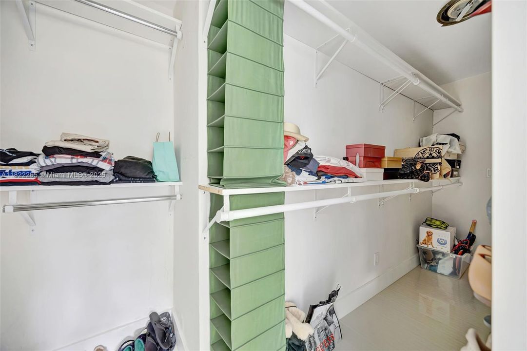 На продажу: $2,700,000 (4 спален, 3 ванн, 2038 Квадратных фут)