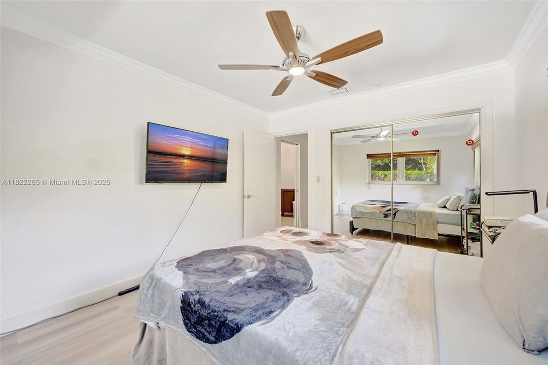 На продажу: $2,700,000 (4 спален, 3 ванн, 2038 Квадратных фут)