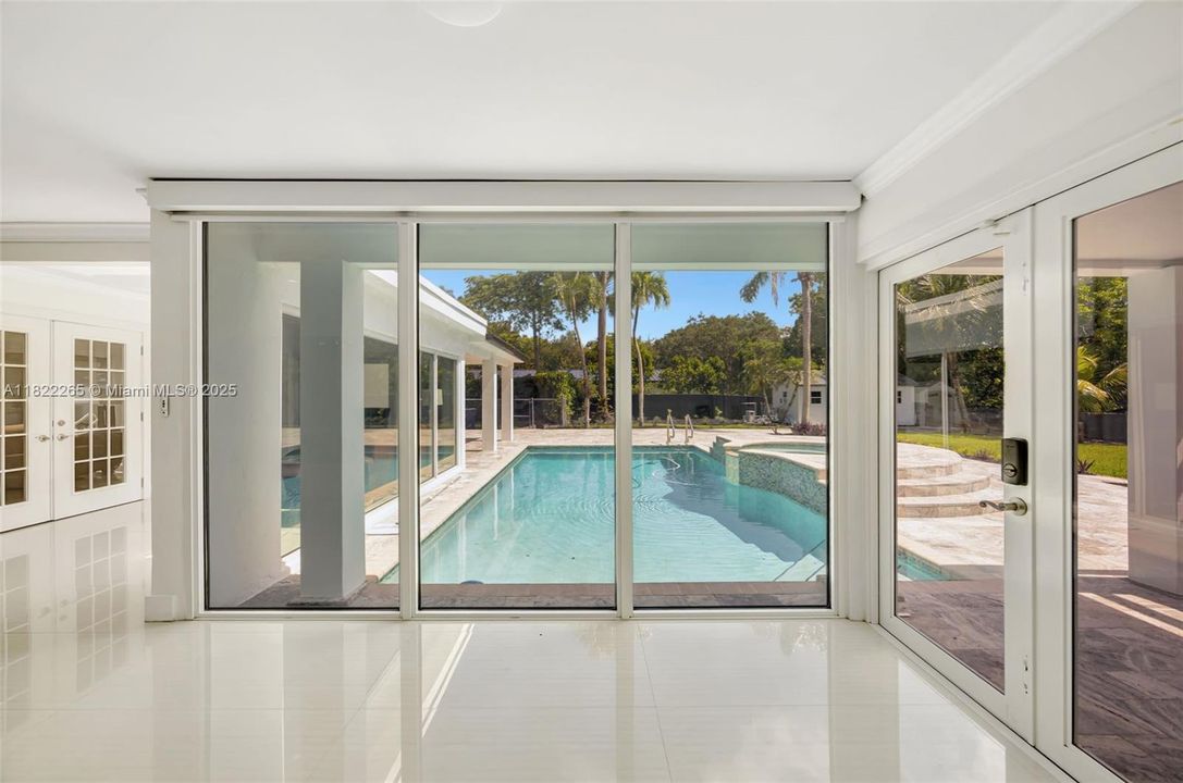 На продажу: $2,700,000 (4 спален, 3 ванн, 2038 Квадратных фут)