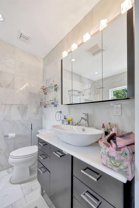 На продажу: $2,700,000 (4 спален, 3 ванн, 2038 Квадратных фут)