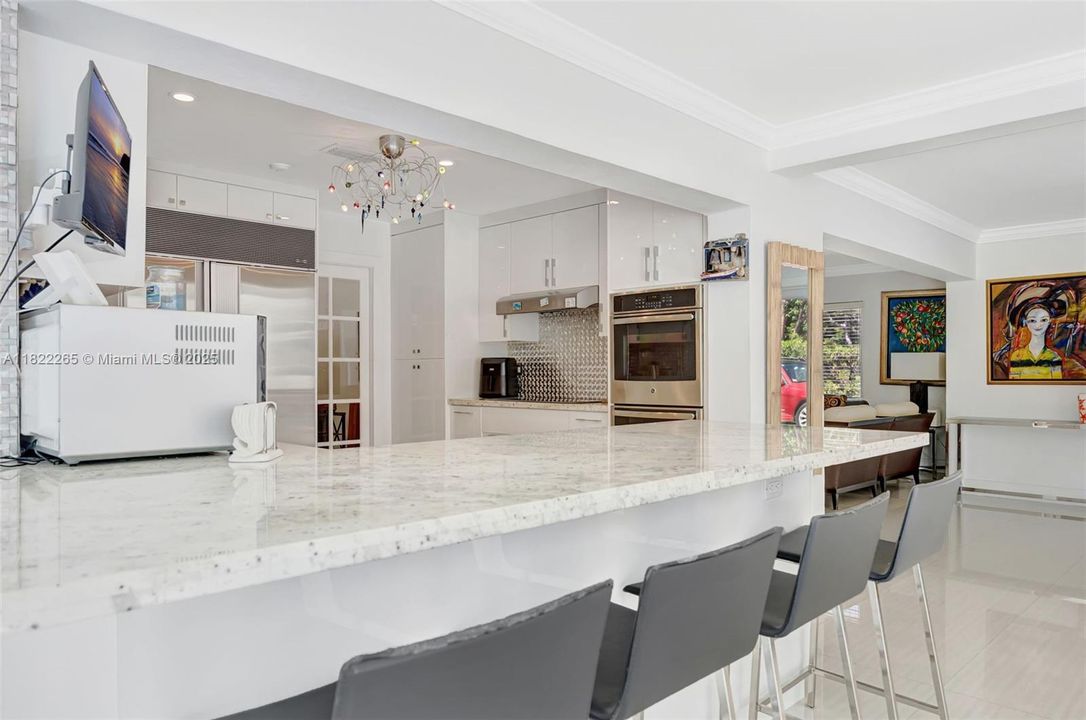 На продажу: $2,700,000 (4 спален, 3 ванн, 2038 Квадратных фут)