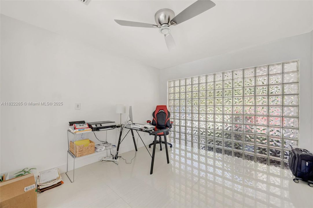 На продажу: $2,700,000 (4 спален, 3 ванн, 2038 Квадратных фут)